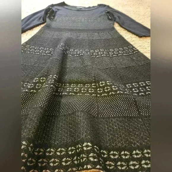 Roz & Ali Black A-Line Midi Party Dress w/ White Underlay, Size Small - Picture 2 of 7